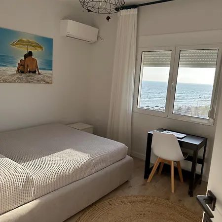 Didi's Sea View דירה