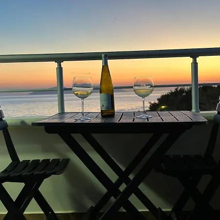 Didi's Sea View Apartman